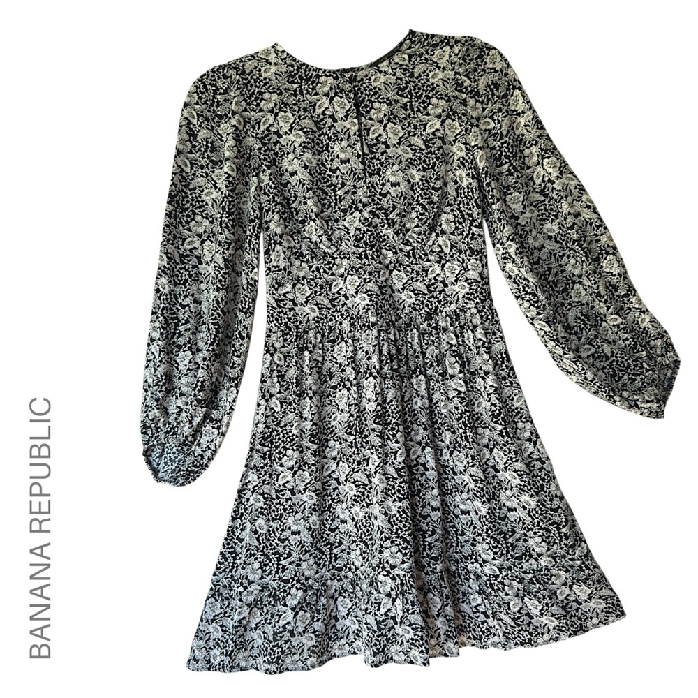 BANANA REPUBLIC NWOT BLACK & WHITE FLORAL DRESS KEYHOLE BALLOON SLEEVES SIZE 00